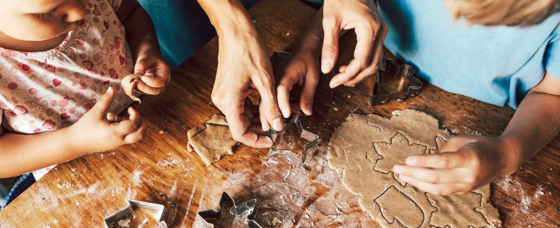 Best Ways to Reduce Spending and Save Money Over the Holidays
